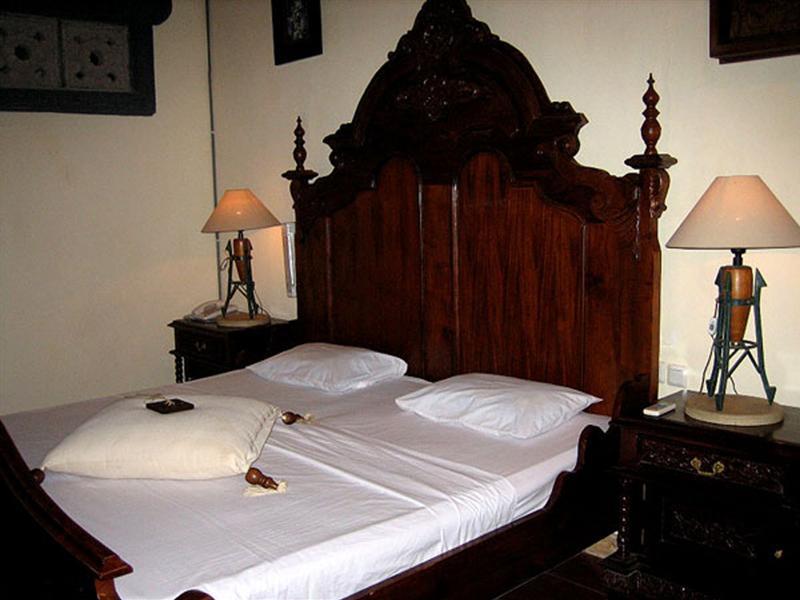 Oyo 2334 Melka Excelsior Hotel ซีงาราจา ภายนอก รูปภาพ