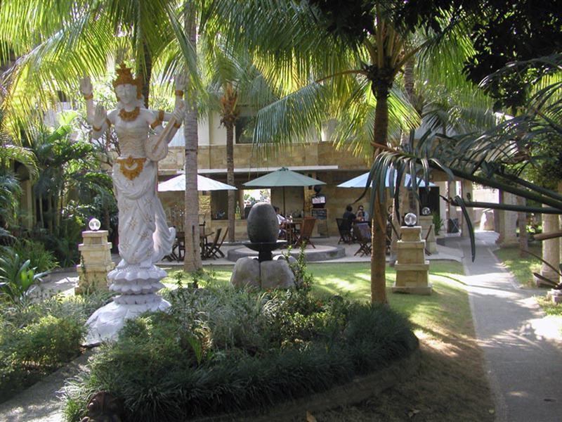 Oyo 2334 Melka Excelsior Hotel ซีงาราจา ภายนอก รูปภาพ