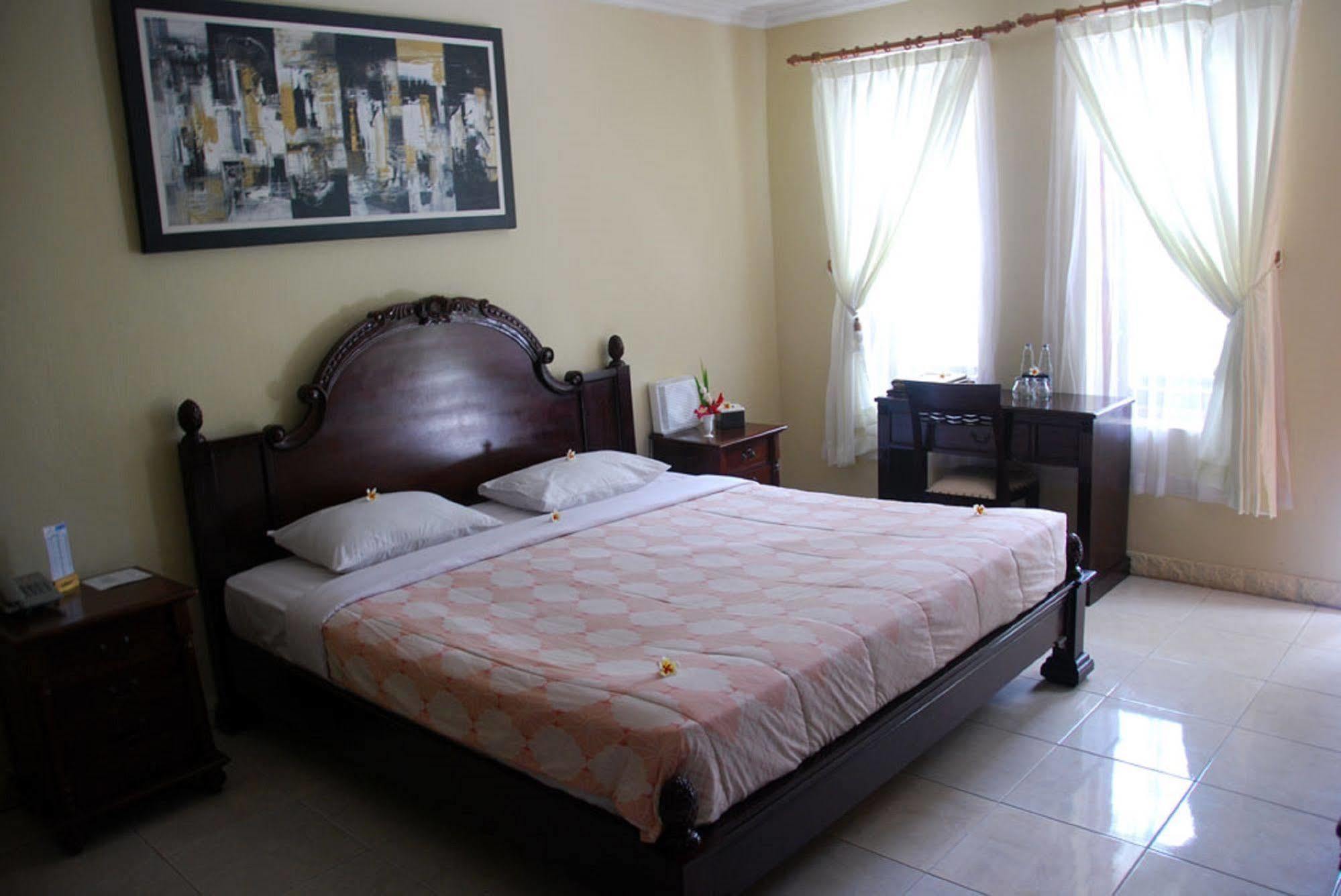 Oyo 2334 Melka Excelsior Hotel ซีงาราจา ภายนอก รูปภาพ